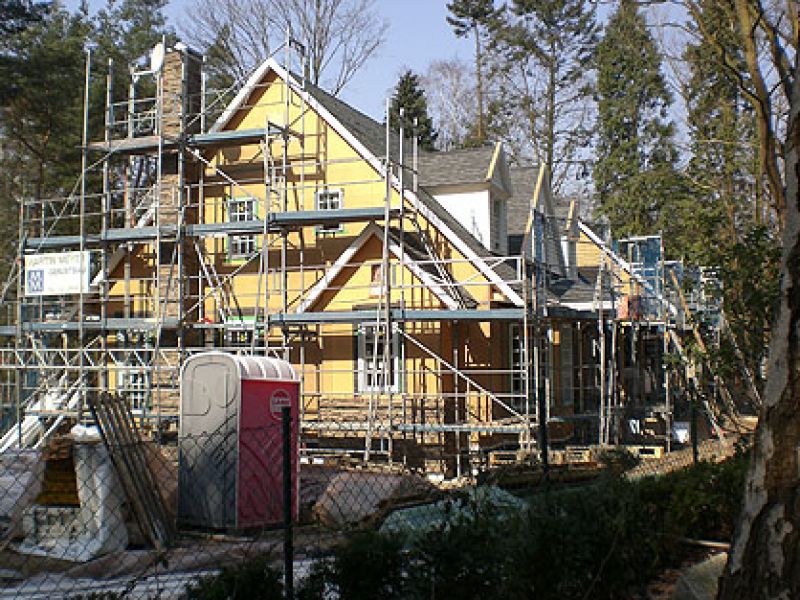 Janßen-Fußbodenheizung unter einem Holzdielenboden